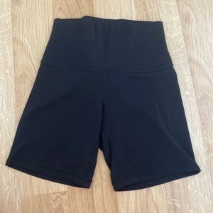 LULULEMON 6” align shorts